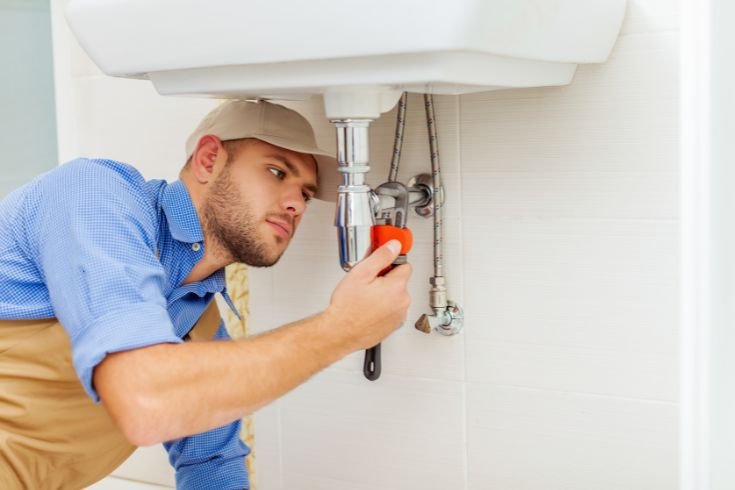 Geyser Repair Service With Expert Technician